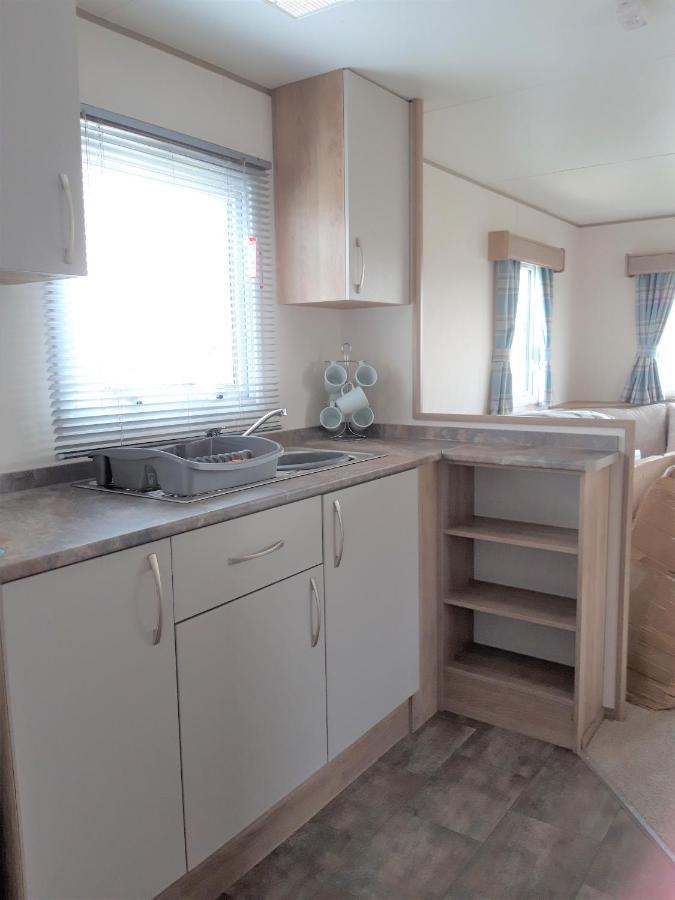 Luxury 2019 8 Berth Caravan With Hot Tub @ Tattershall Lakes Экстерьер фото