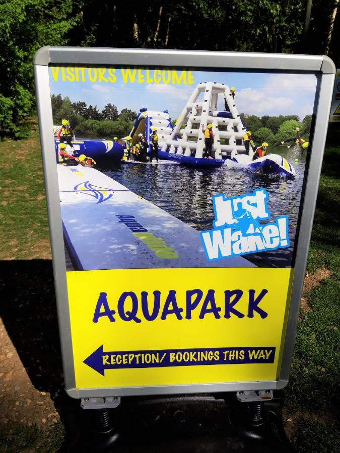 Luxury 2019 8 Berth Caravan With Hot Tub @ Tattershall Lakes Экстерьер фото